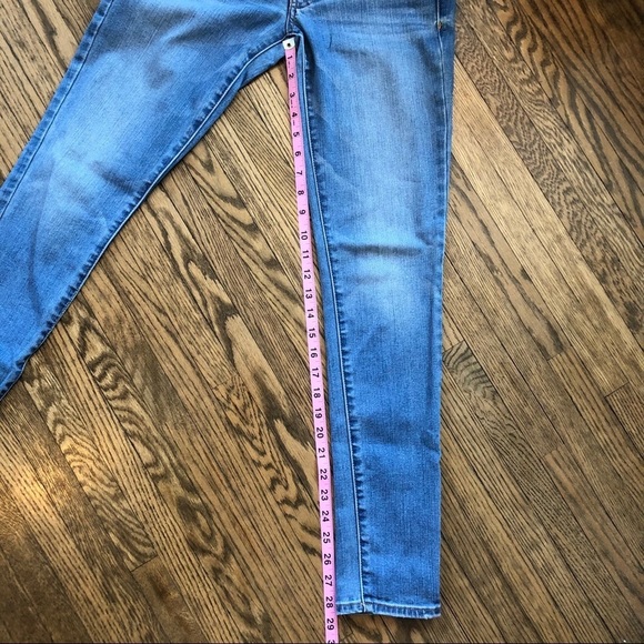 American Eagle Superstretch Light Wash Jegging | 6​​ - Picture 11 of 12